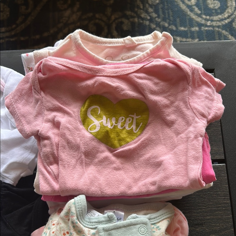 Assorted brand baby girl clothes - Picture 3 of 10